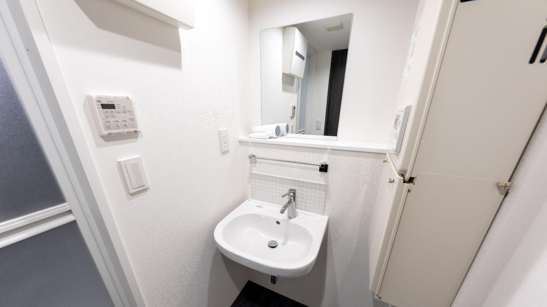 Room image 14