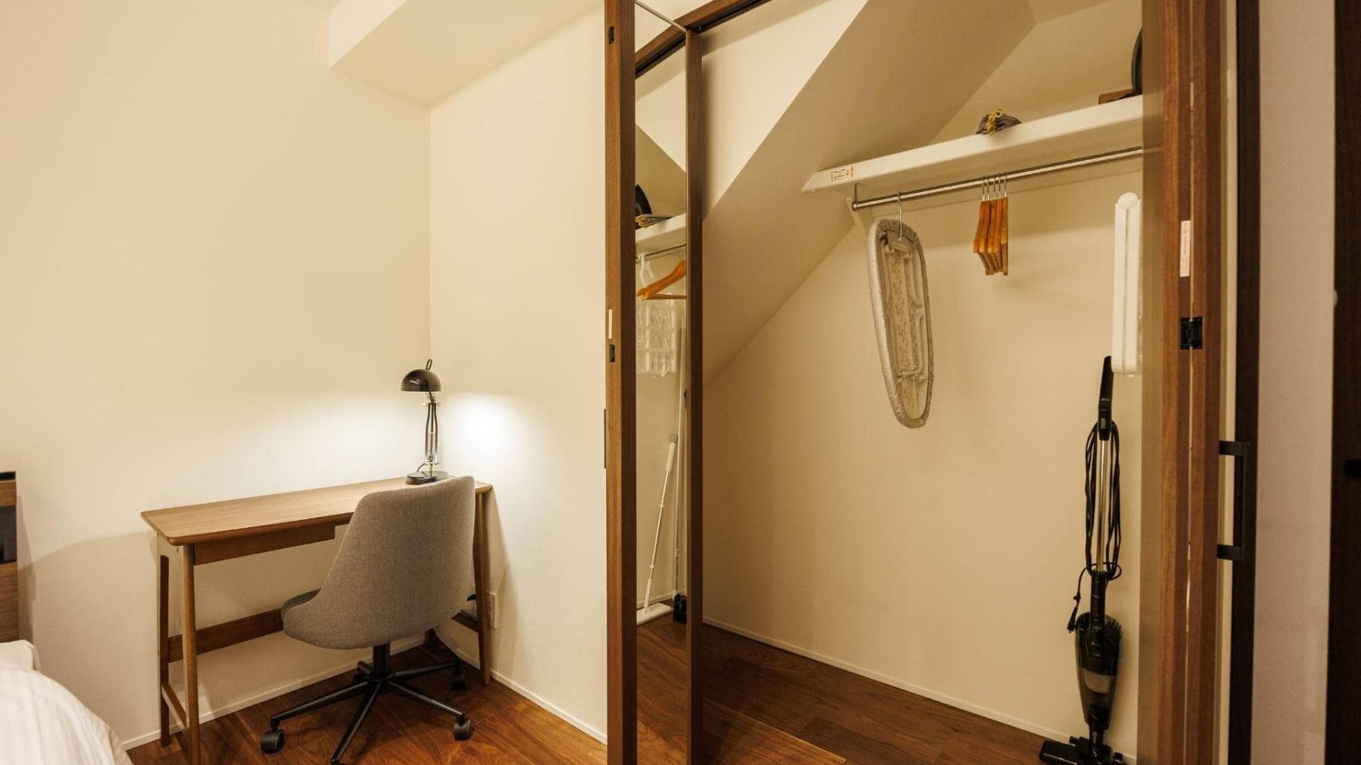 Room image 10