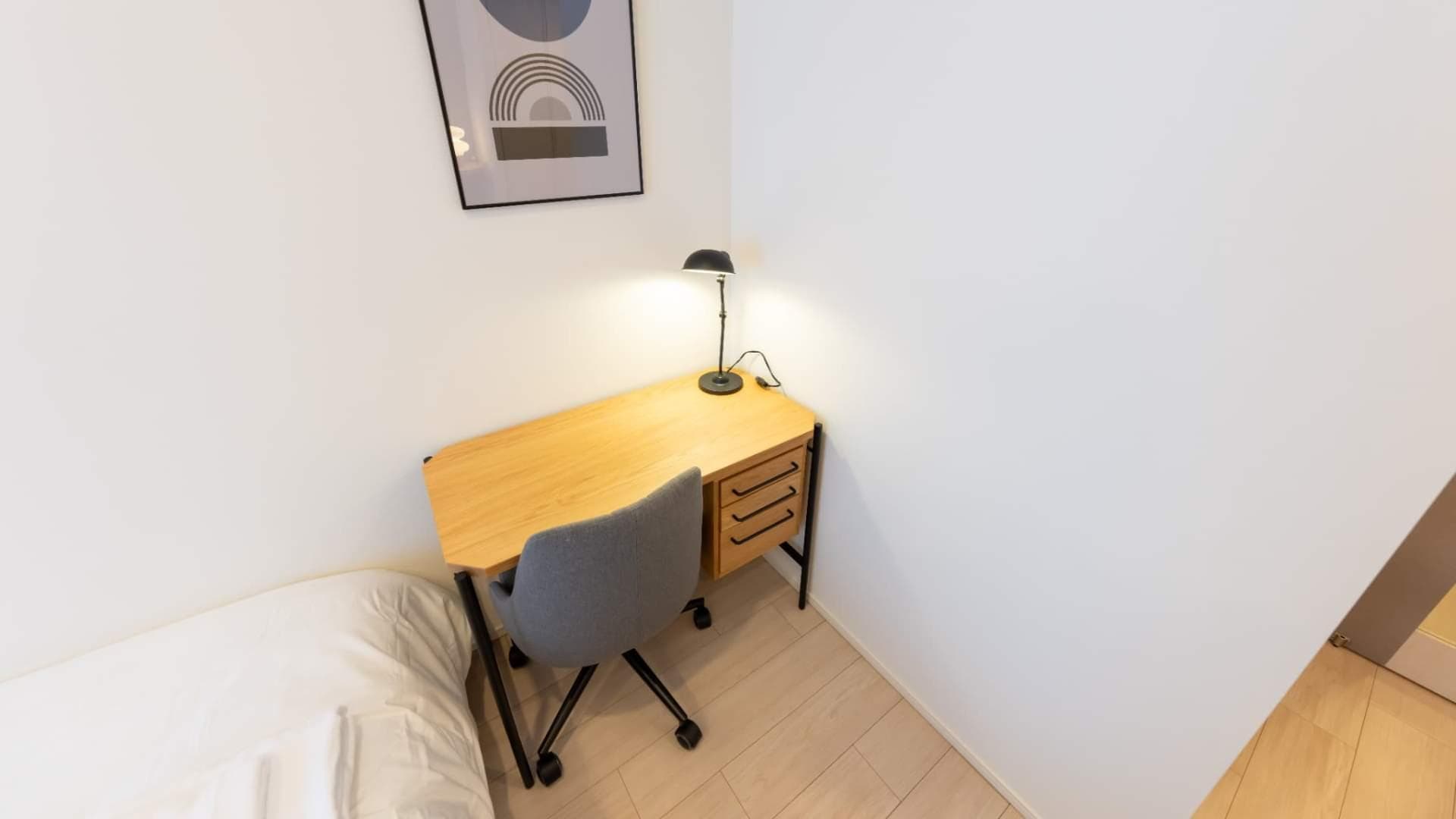 Room image 11