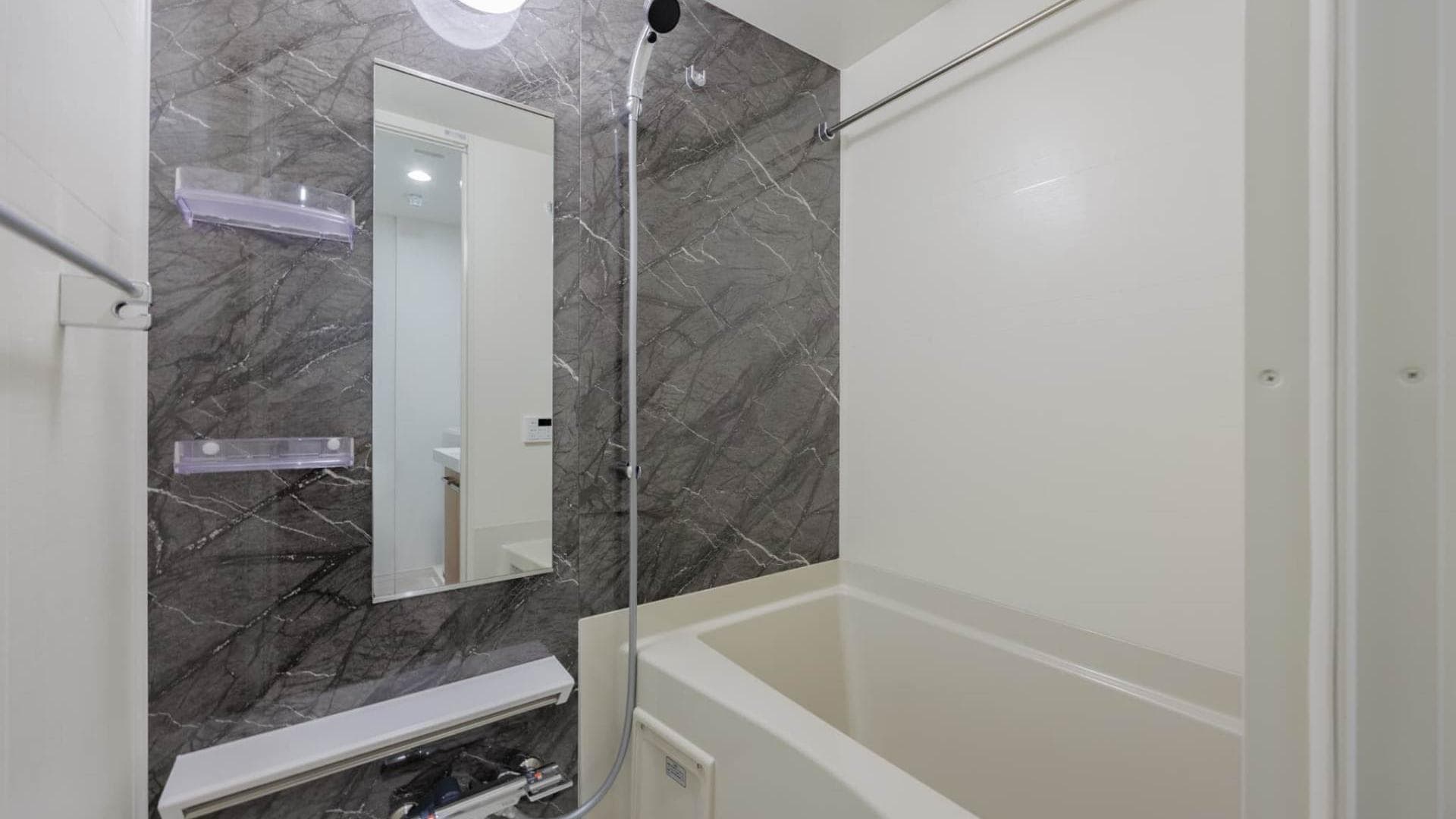 Room image 13