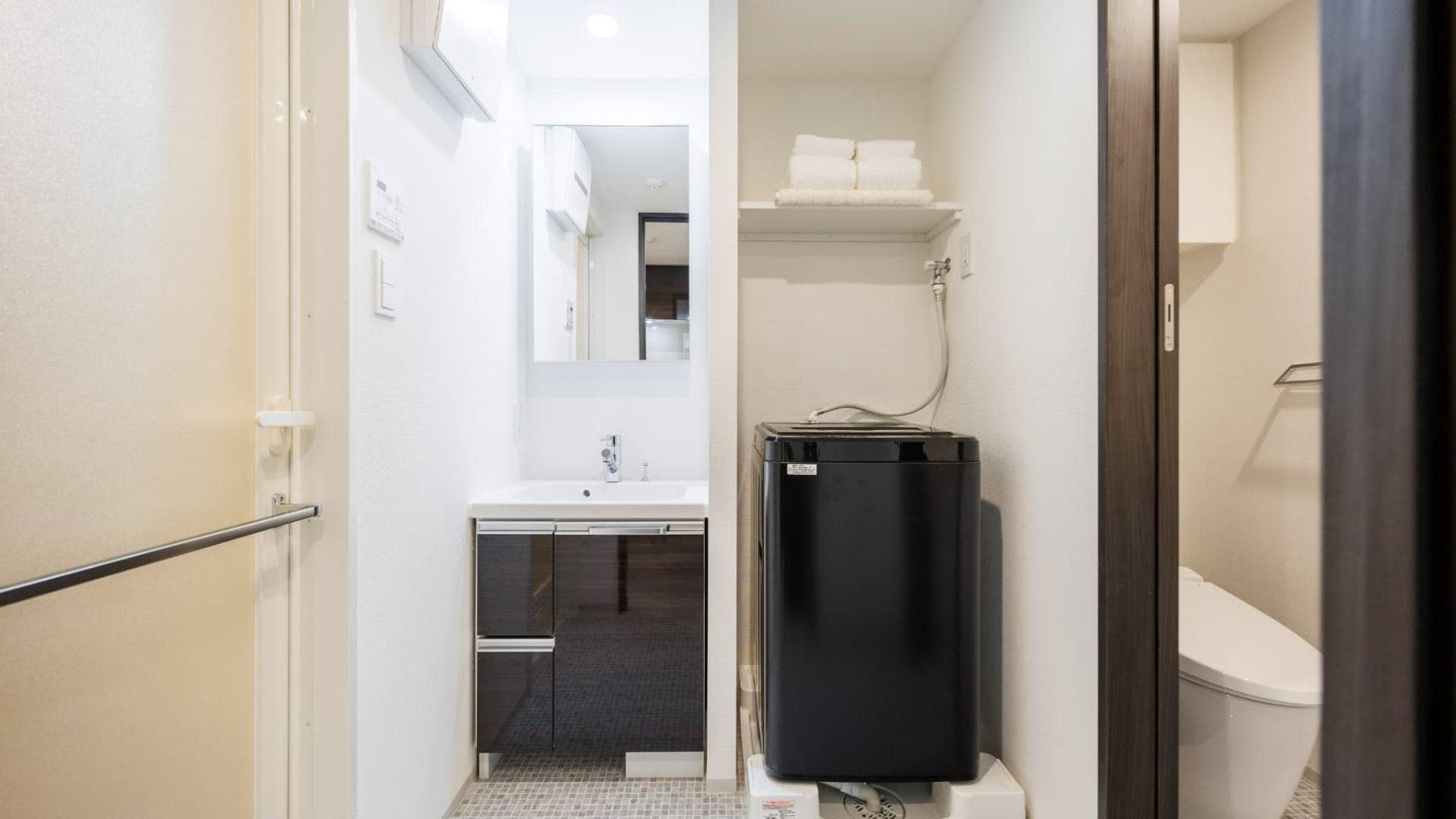 Room image 11