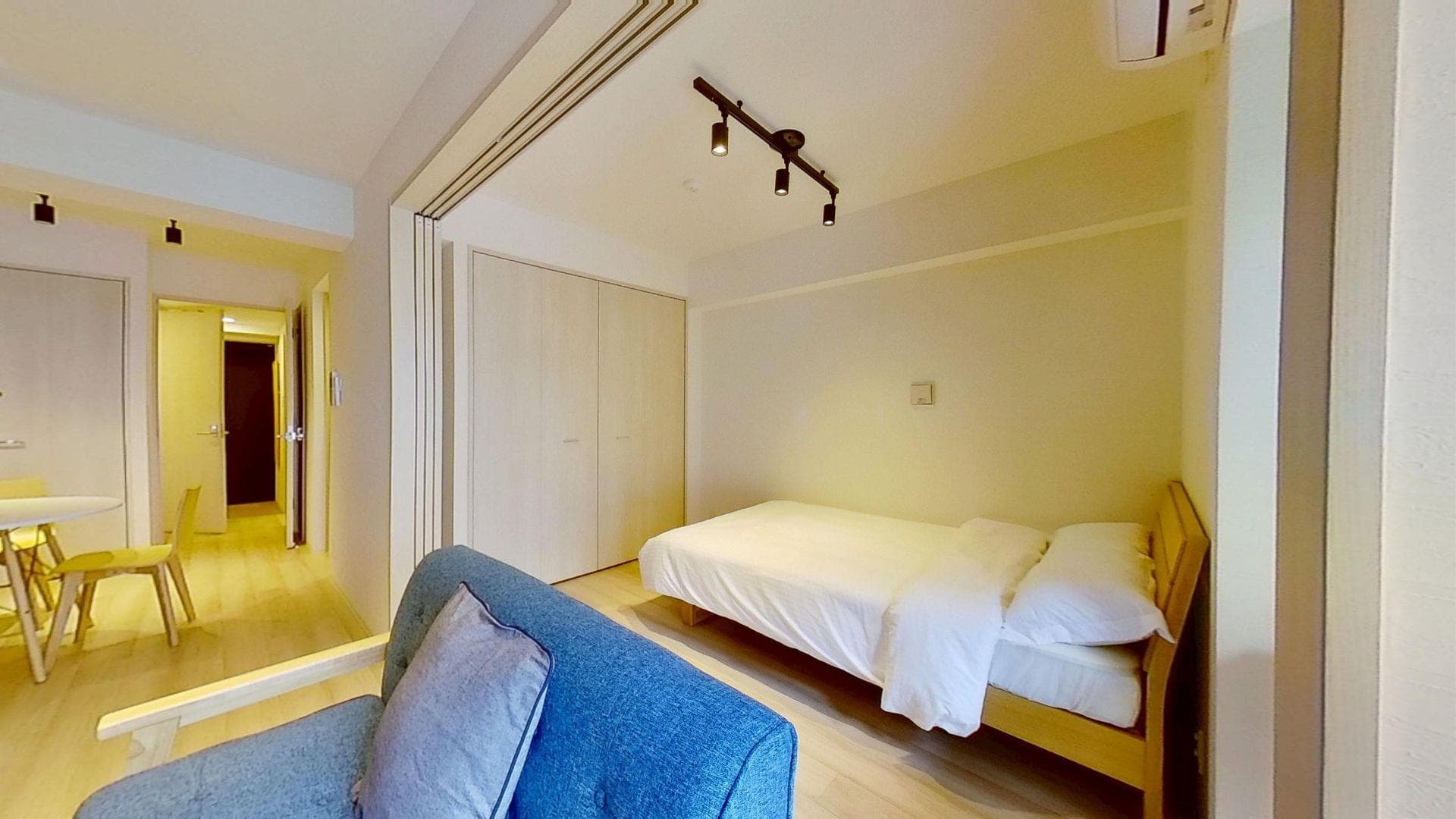 Room image 10