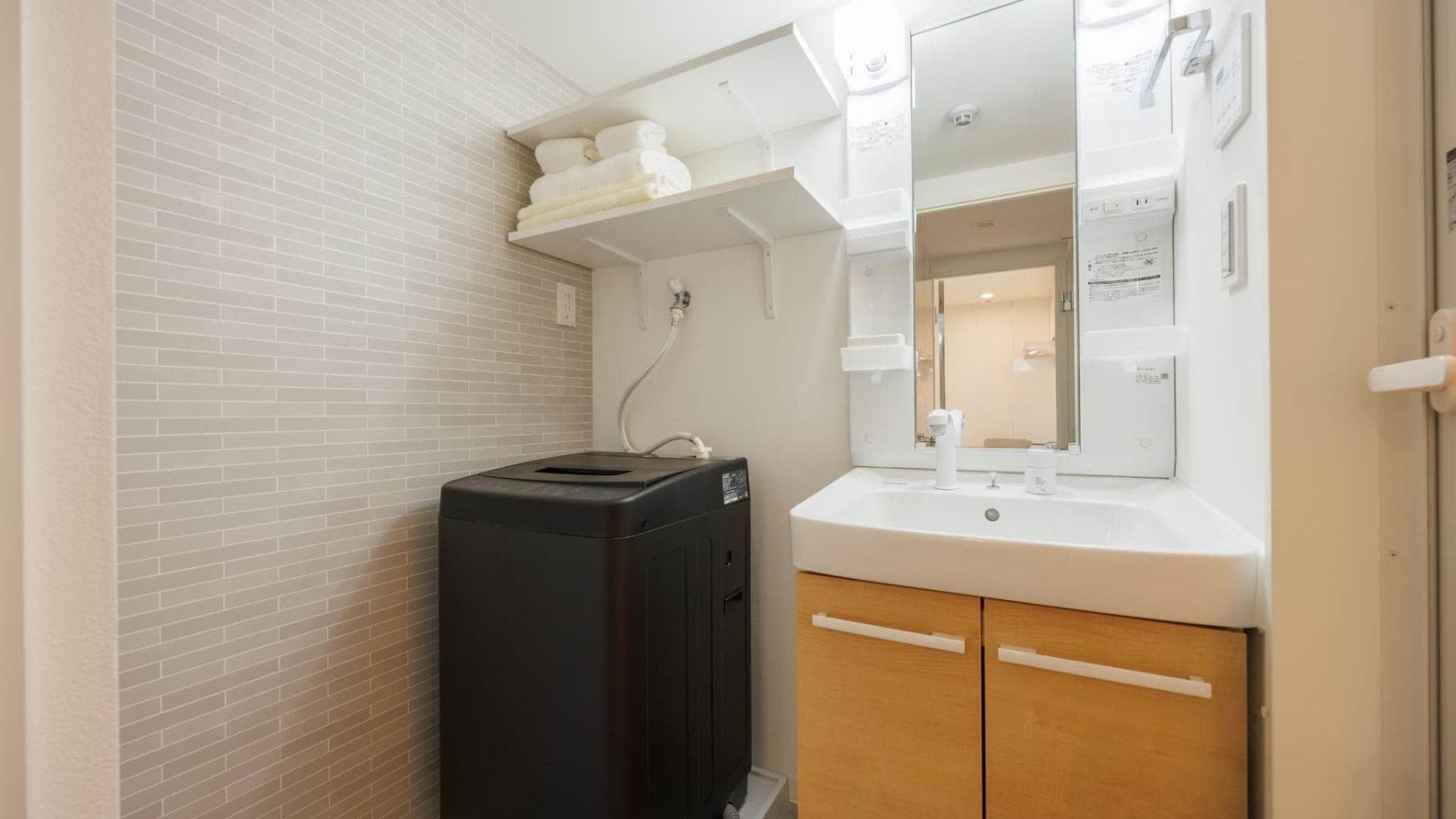 Room image 8