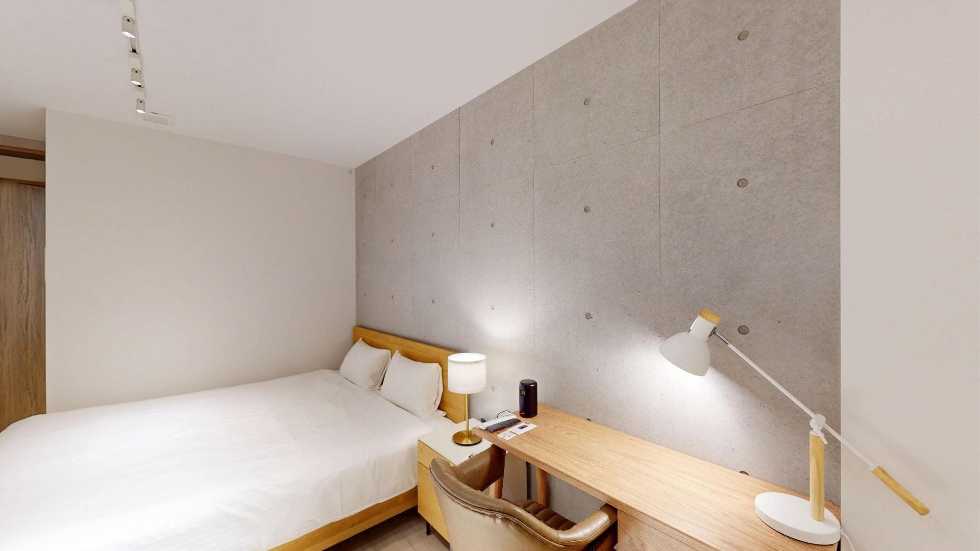 Room image 8