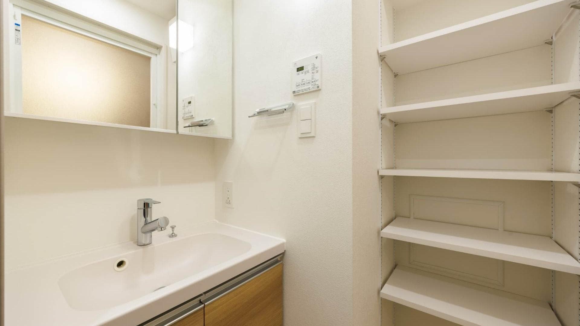 Room image 13