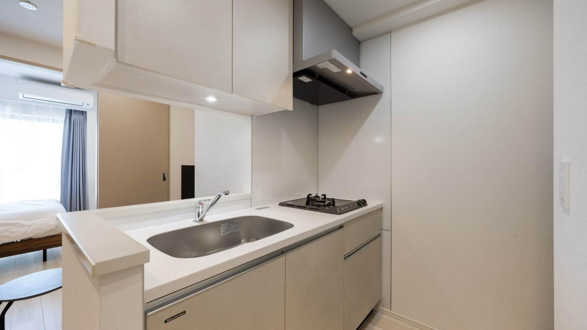 Room image 10