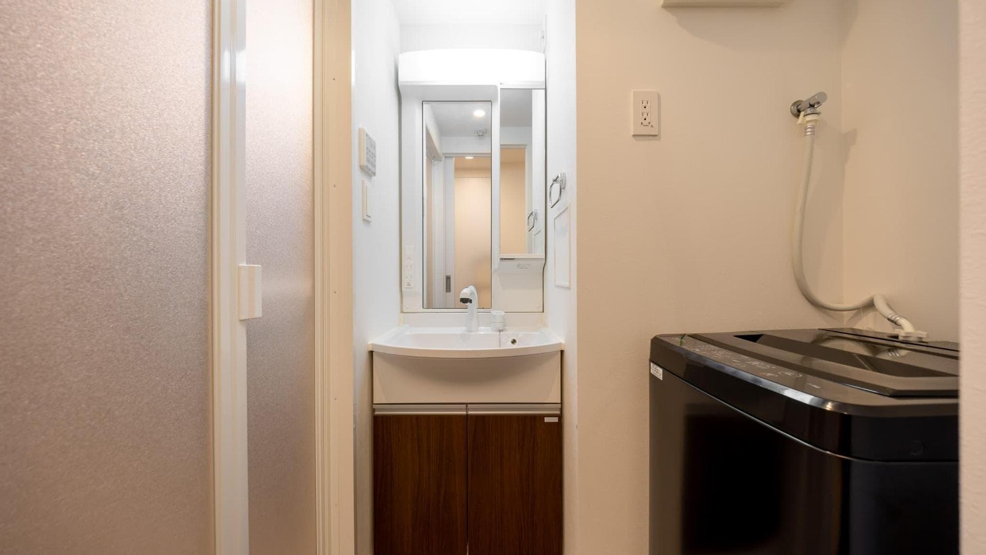 Room image 12