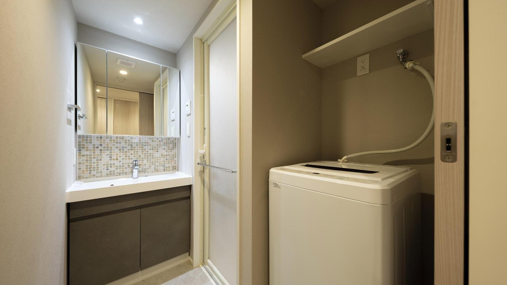 Room image 13