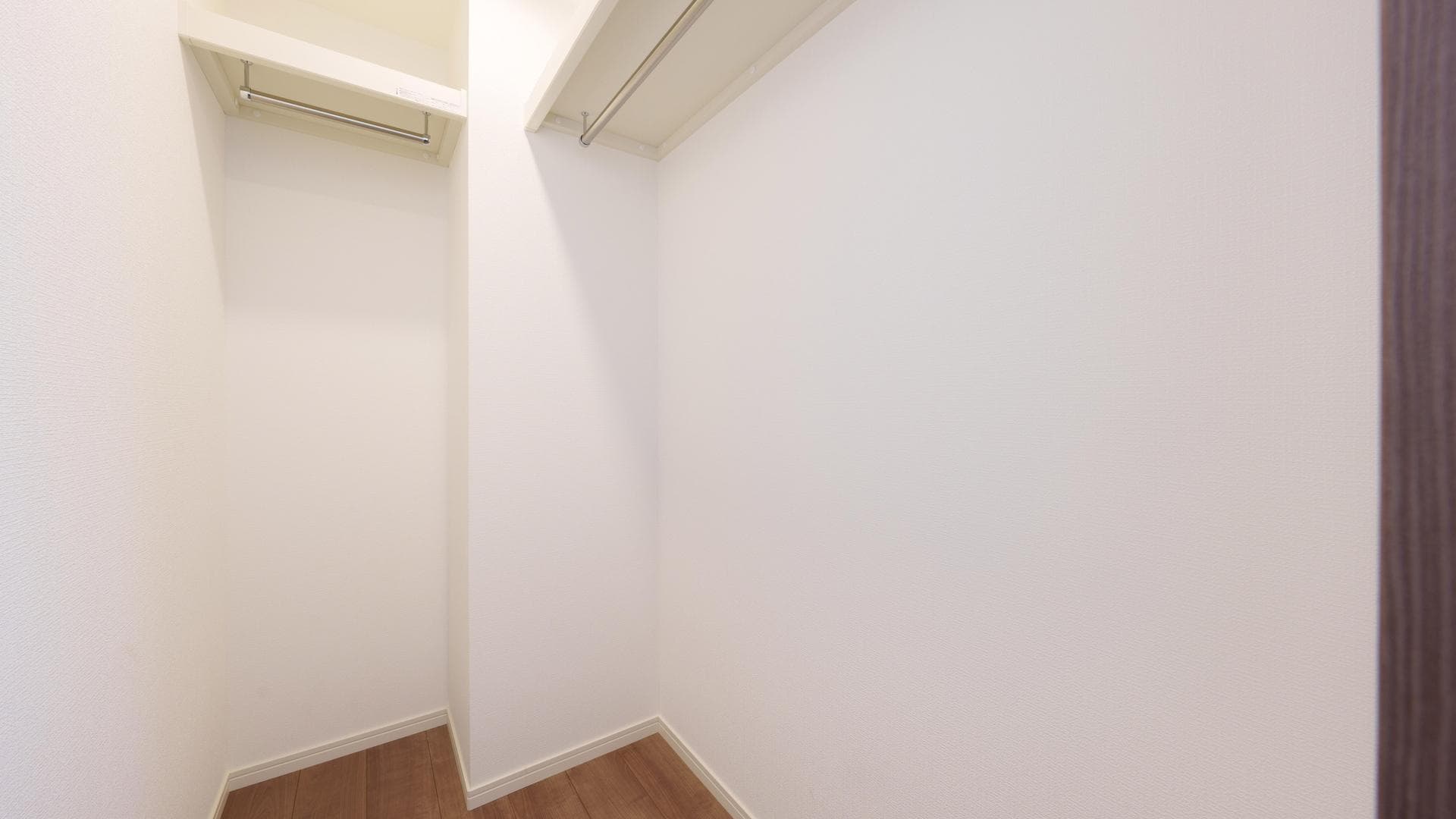 Room image 15