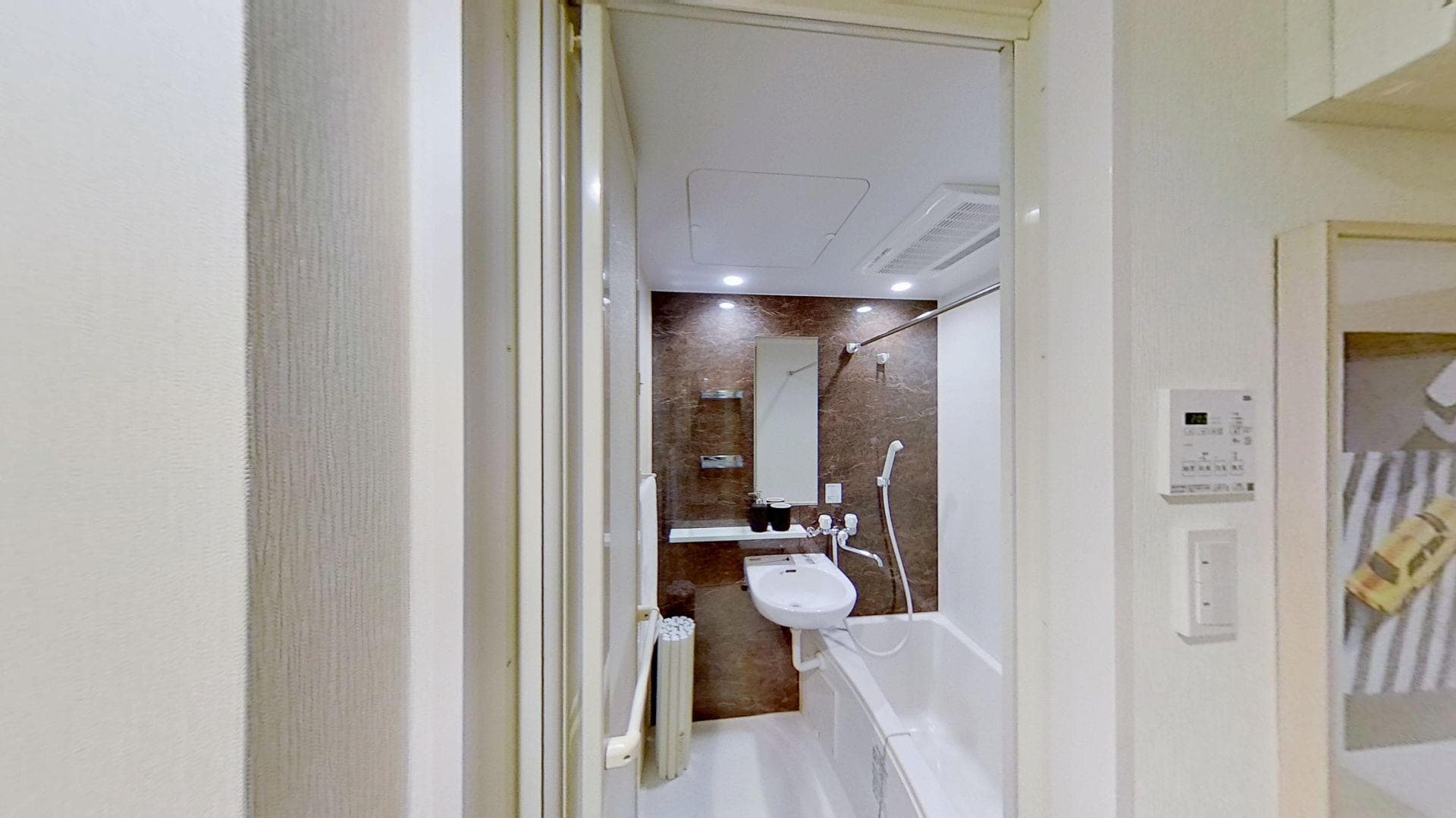 Room image 13