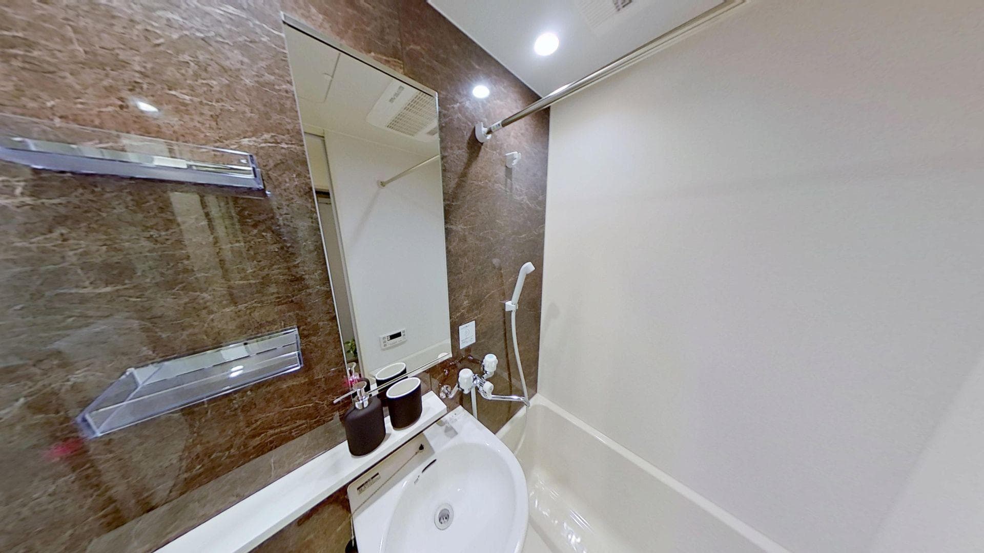 Room image 15