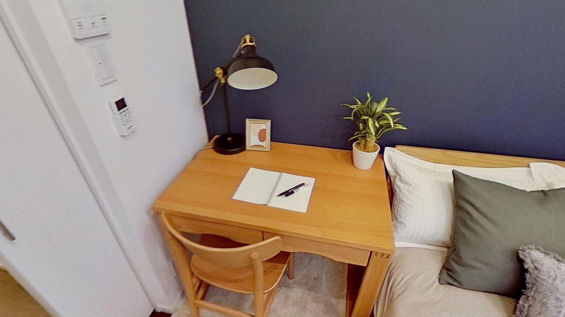 Room image 12