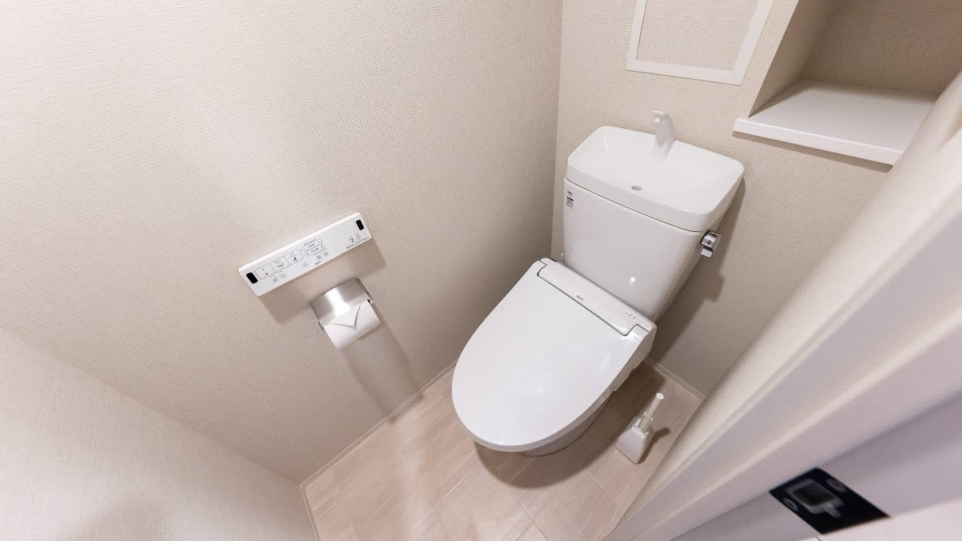 Room image 12