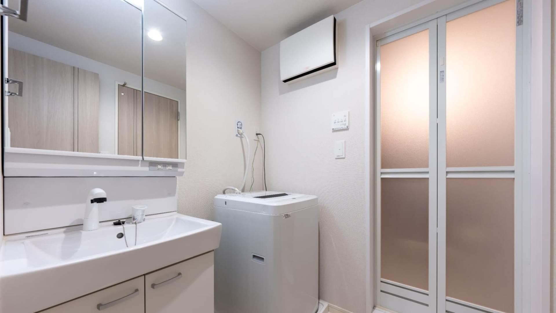 Room image 15