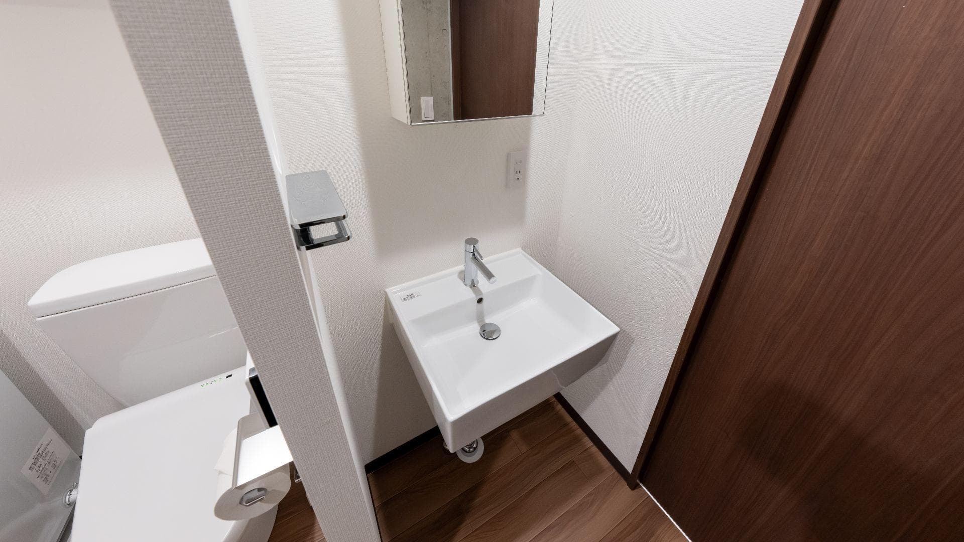 Room image 15