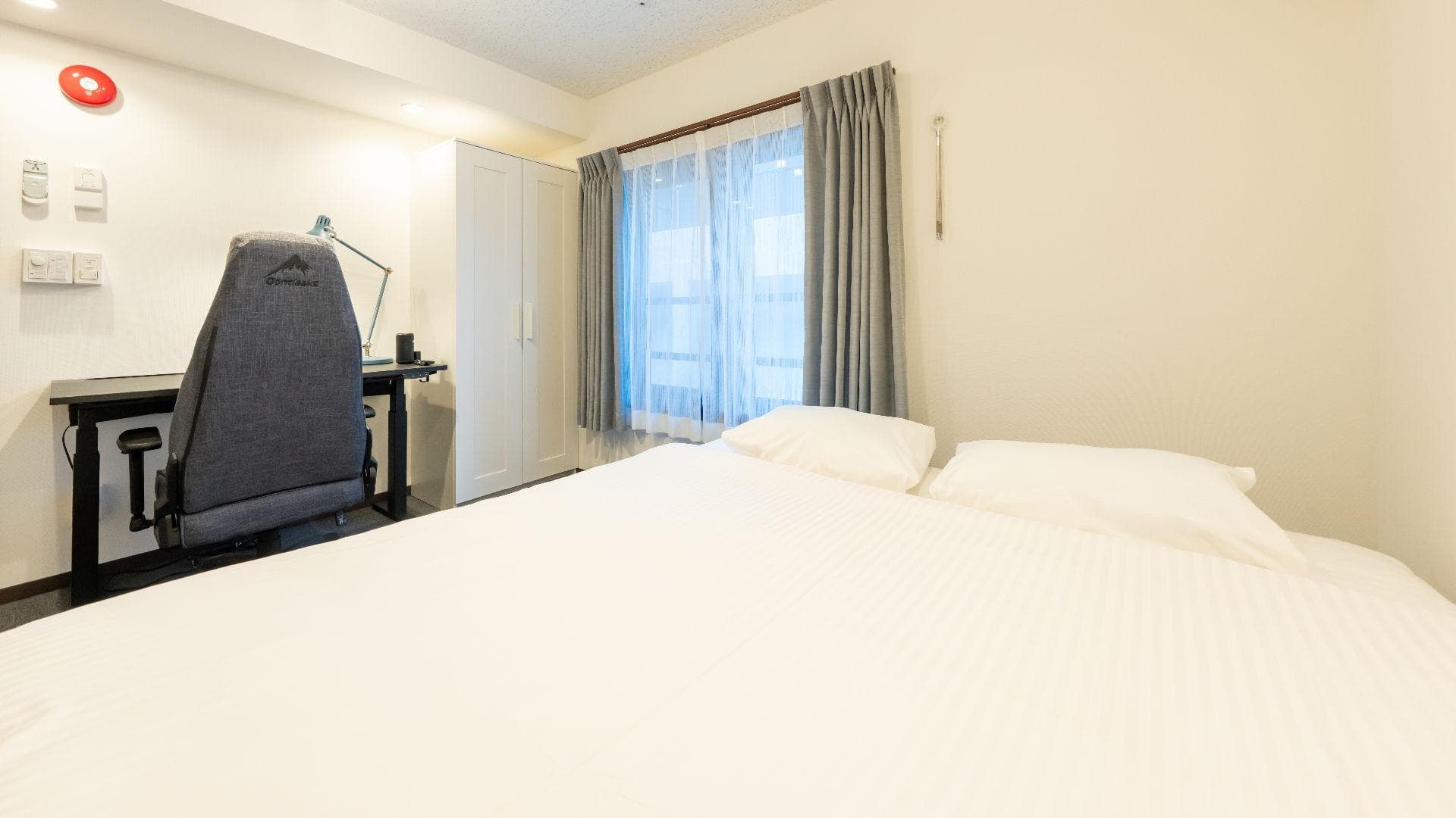 Room image 8