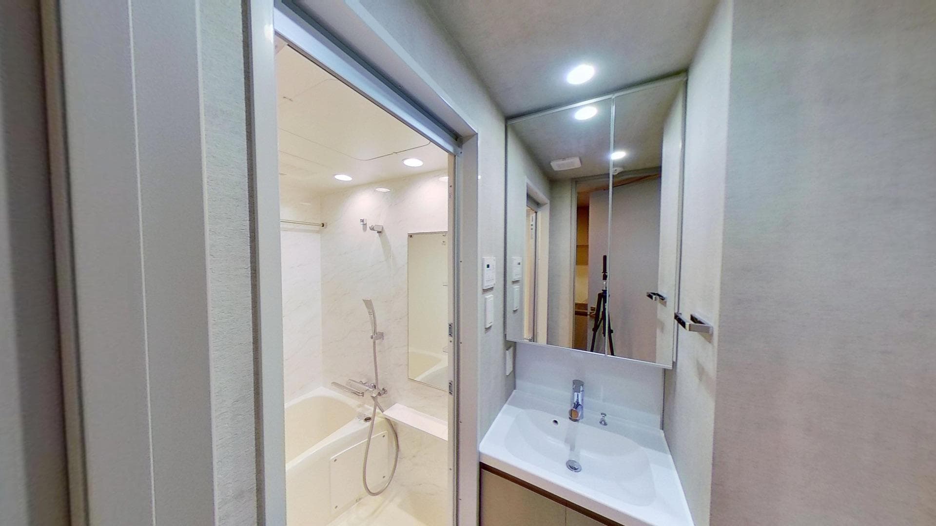 Room image 12