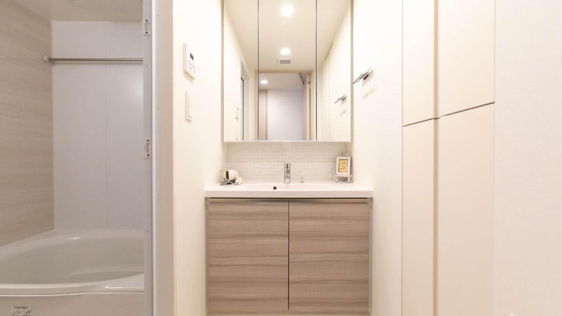 Room image 13