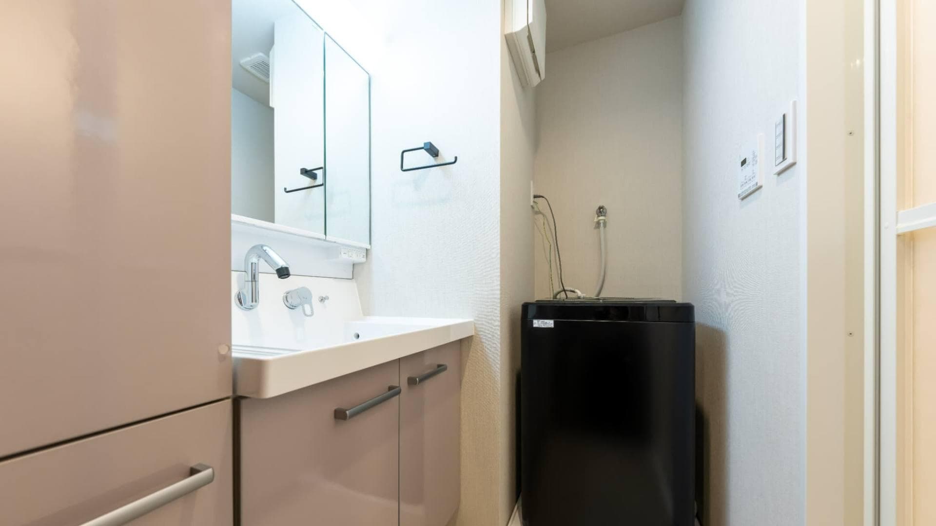 Room image 14