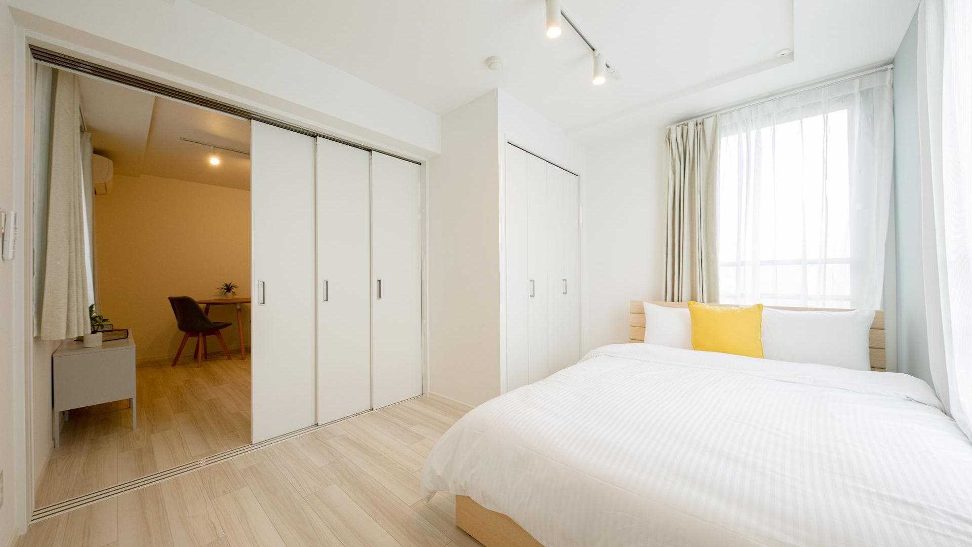 Room image 8