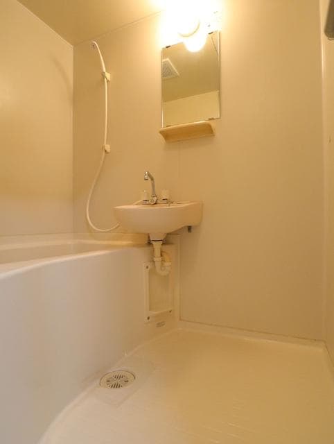 Room image 16