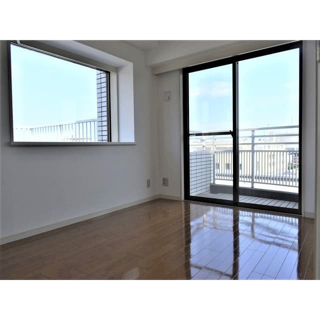 Room image 15