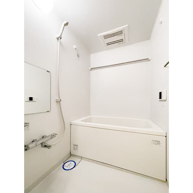 Room image 16