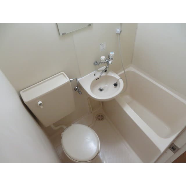 Room image 9