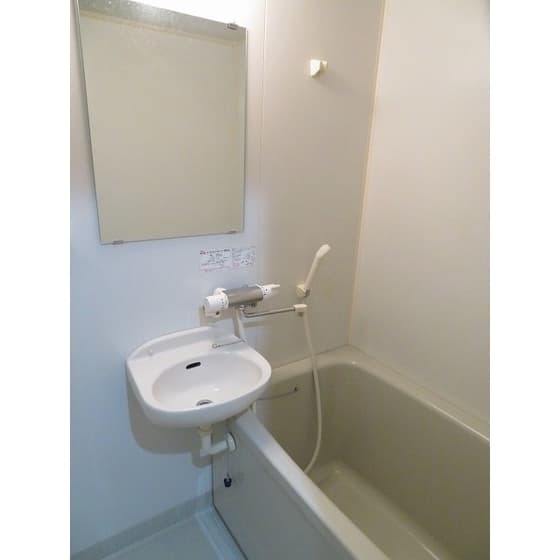 Room image 10