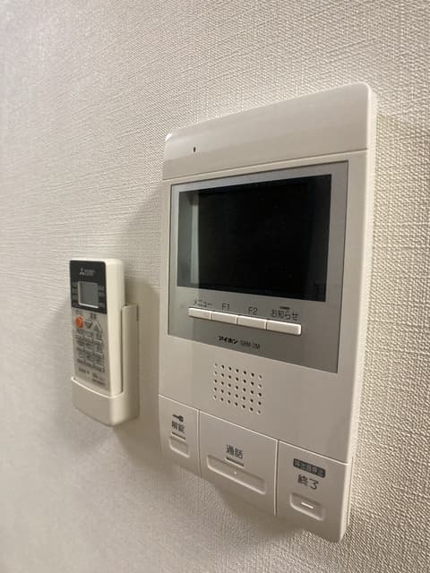 Room image 10