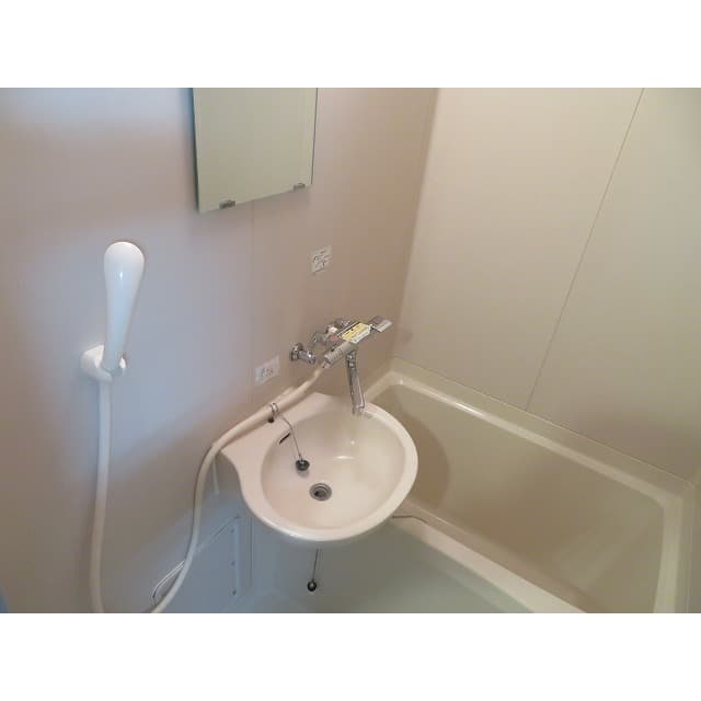 Room image 10