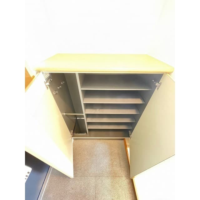 Room image 15