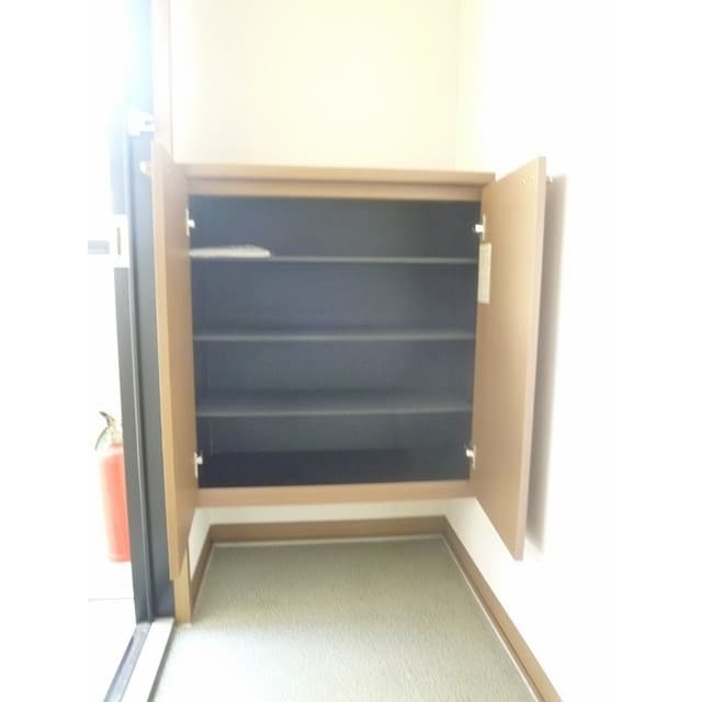 Room image 8