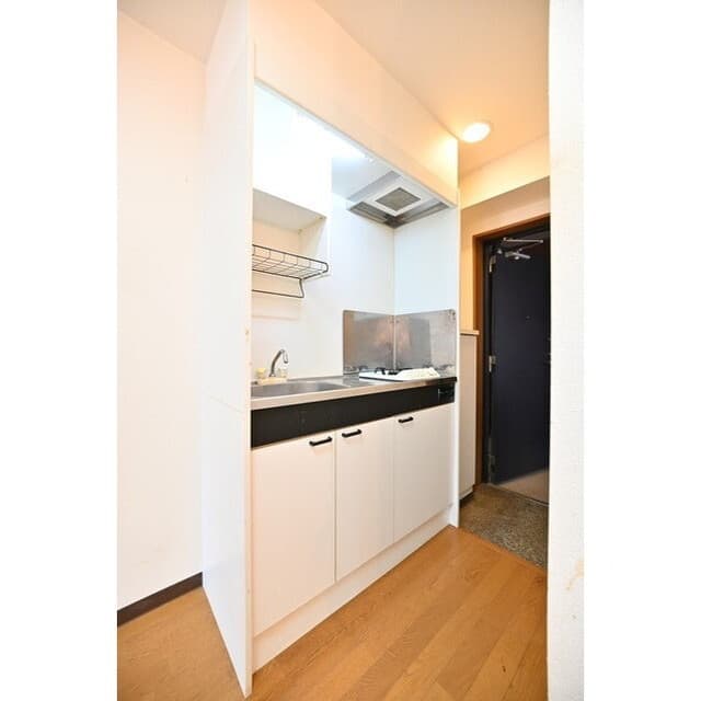 Room image 10