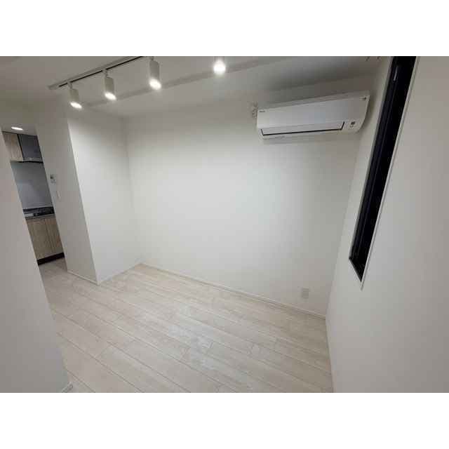 Room image 16