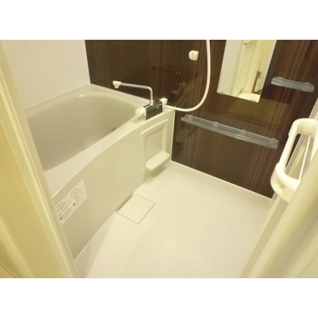 Room image 10