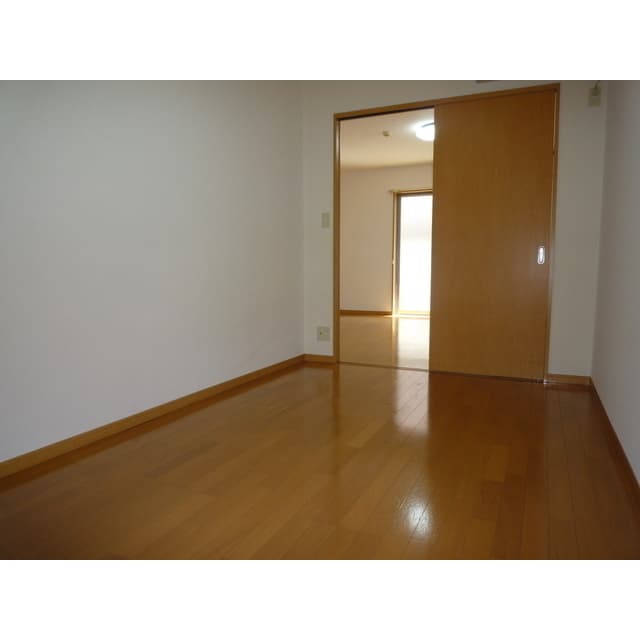 Room image 13
