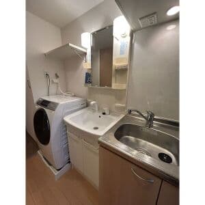 Room image 8