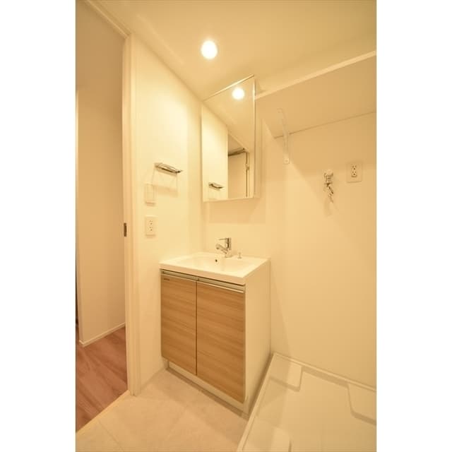 Room image 15