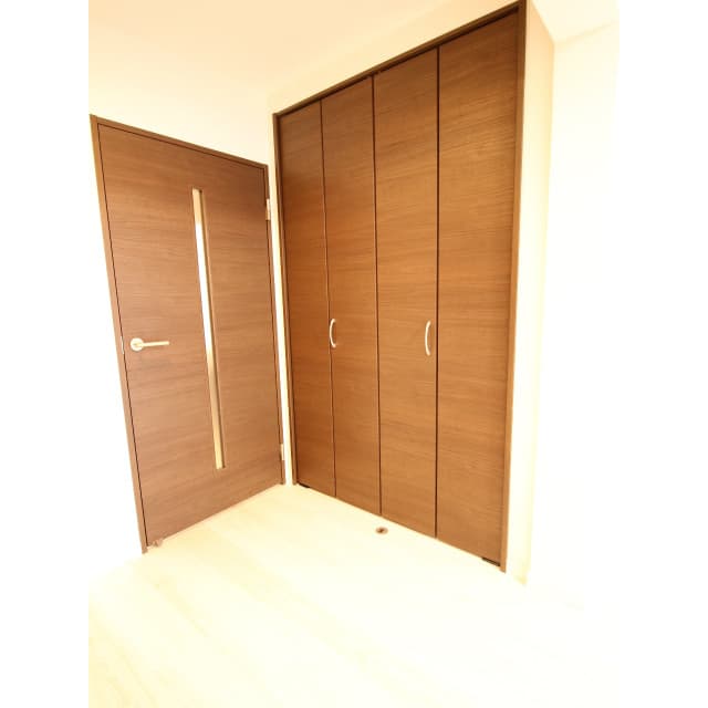 Room image 14