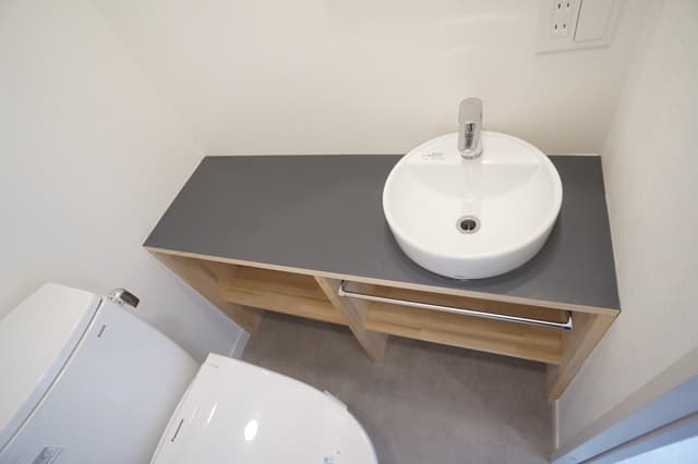 Room image 8