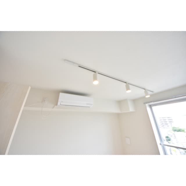 Room image 13
