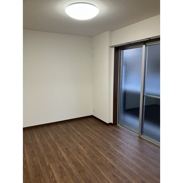 Room image 14