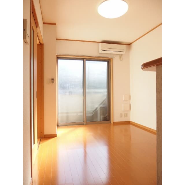 Room image 13