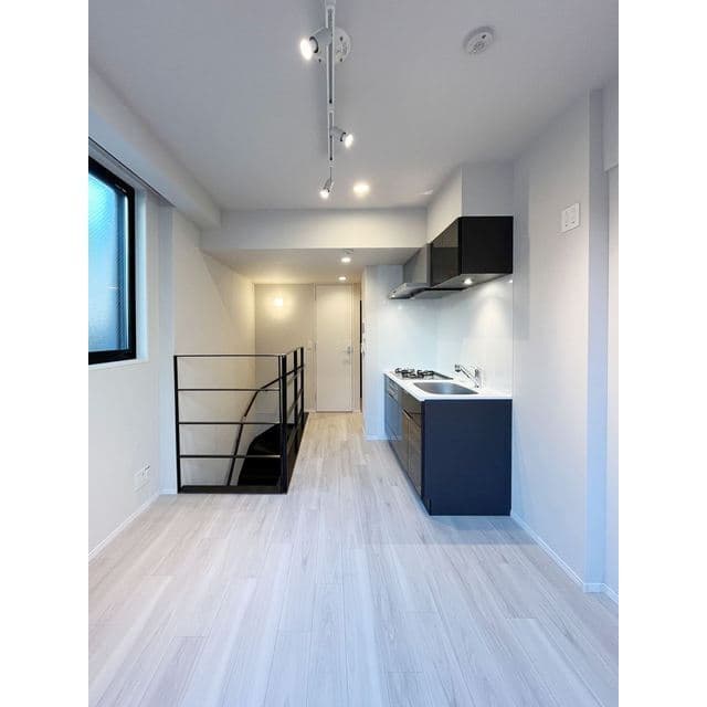 Room image 11