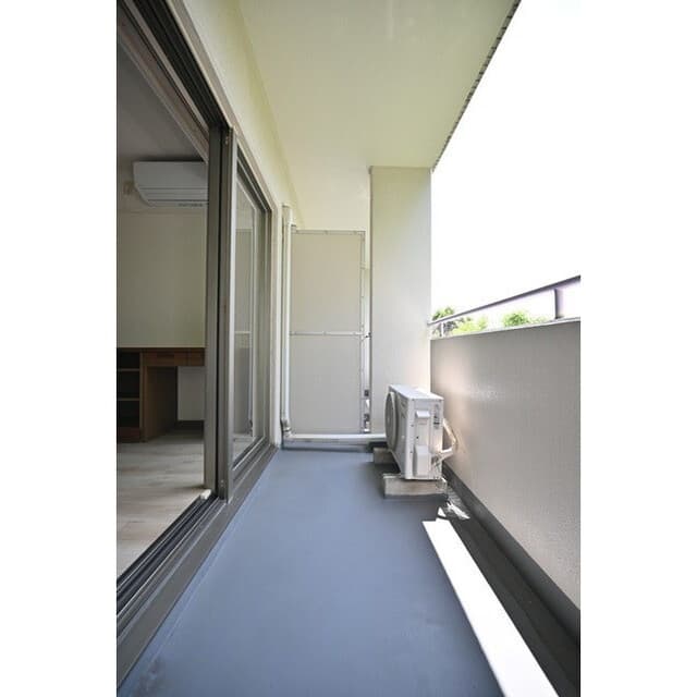 Room image 16
