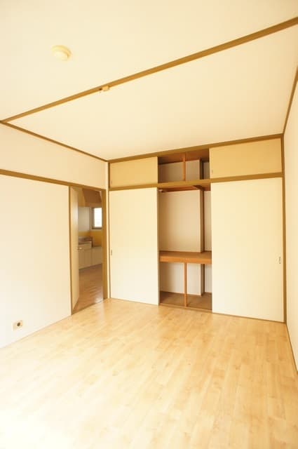 Room image 12