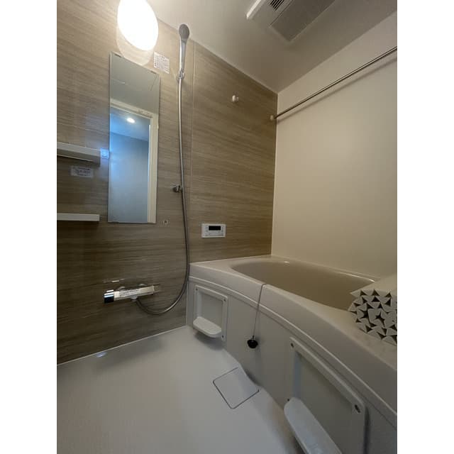 Room image 10