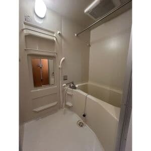 Room image 12