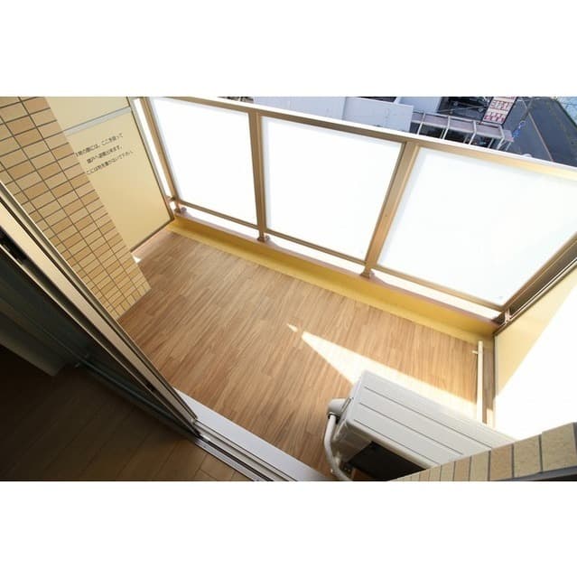 Room image 9